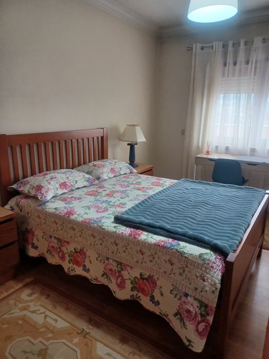 Alugo quarto em t3