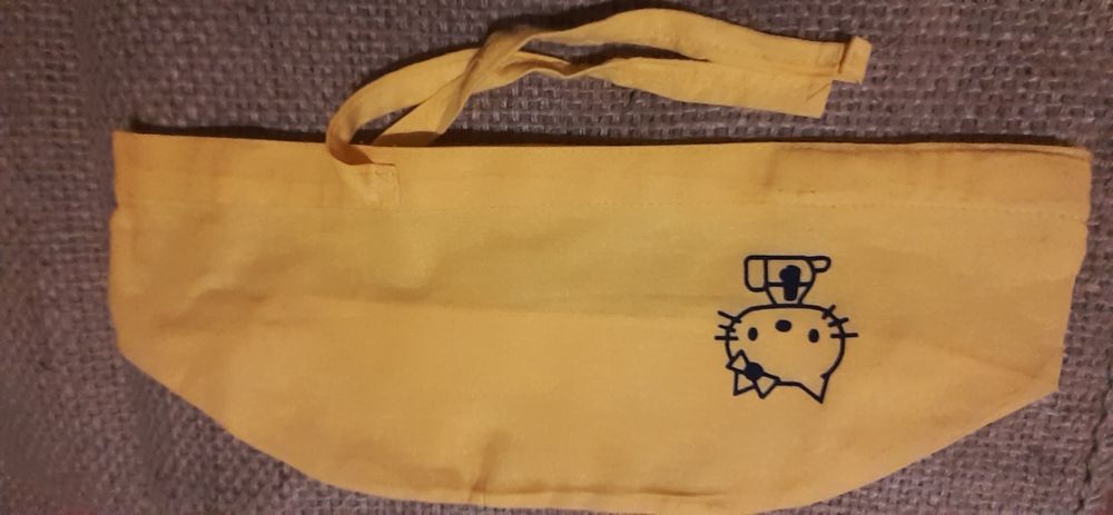 Żółty czepek z nadrukiem, bawełniany, nowy