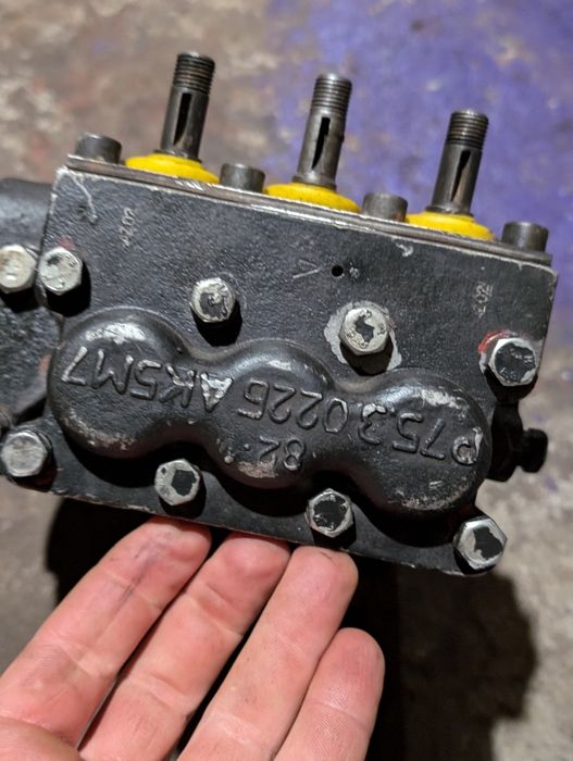 Розподільник р80 МТЗ 80 82 ЮМЗ т40 розпредилитель мТз 80 р80 р75 НШ32