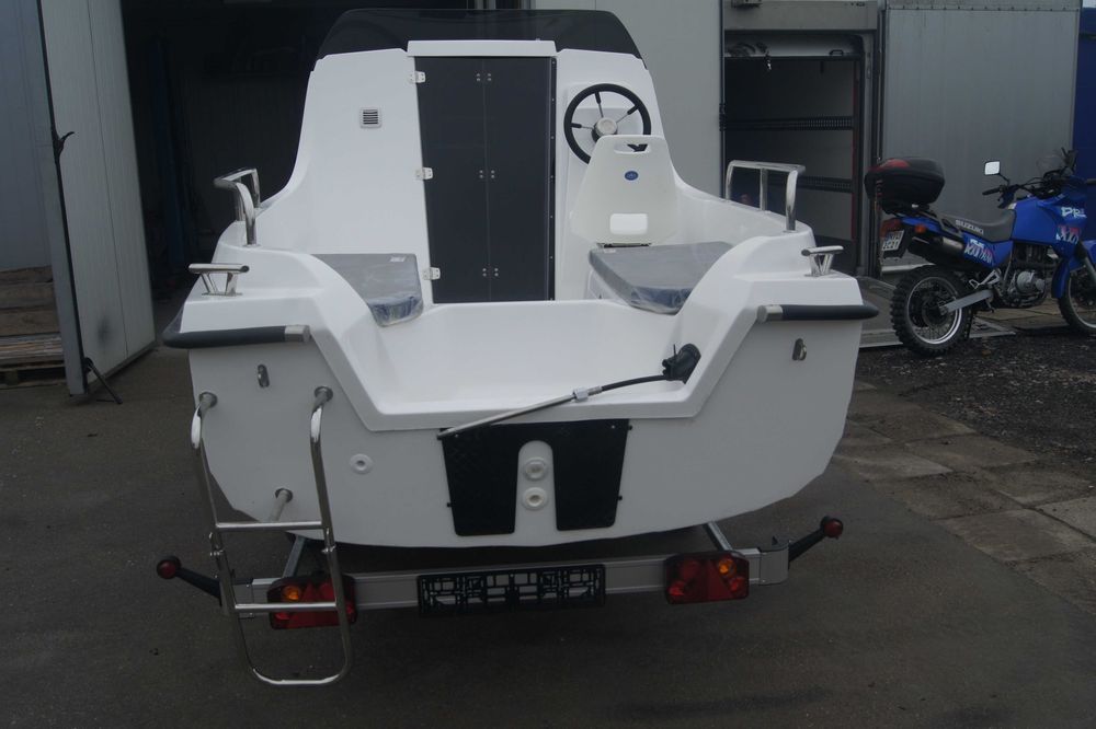 Lodz jacht motorowa kabinowa KORMORAN nowy okazja