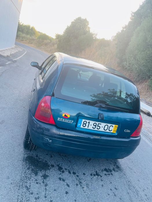Renault Clio II 1.2 Gasolina (1999)