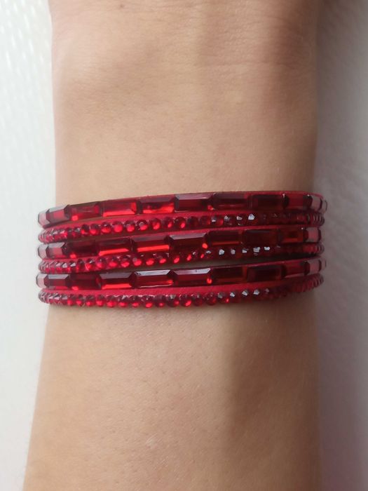 Bransoletka na pasku z kryształkami z cyrkoniami czerwona 17 18 19 cm
