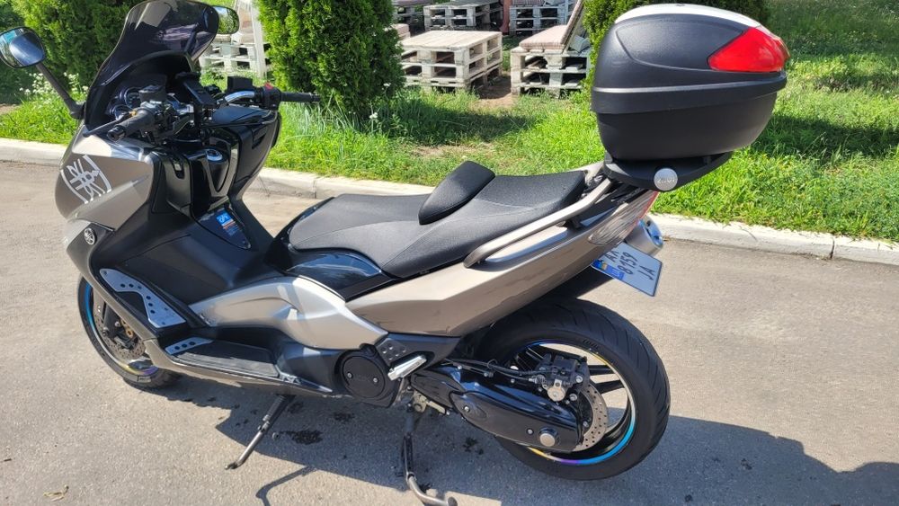 Продам Yamaha t-max 2011