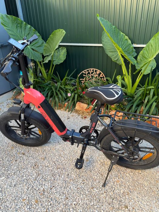 Bicicleta elétrica roda grossa