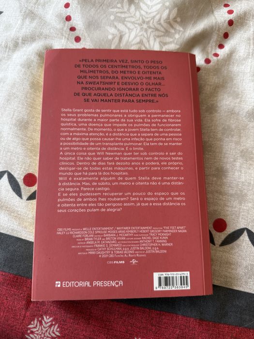 Livro : a distância entre nós