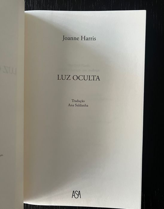 Livro “Luz Oculta”, Joanne Harris