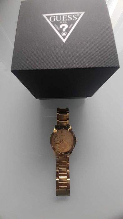 Zegarek Gues złota bransoleta