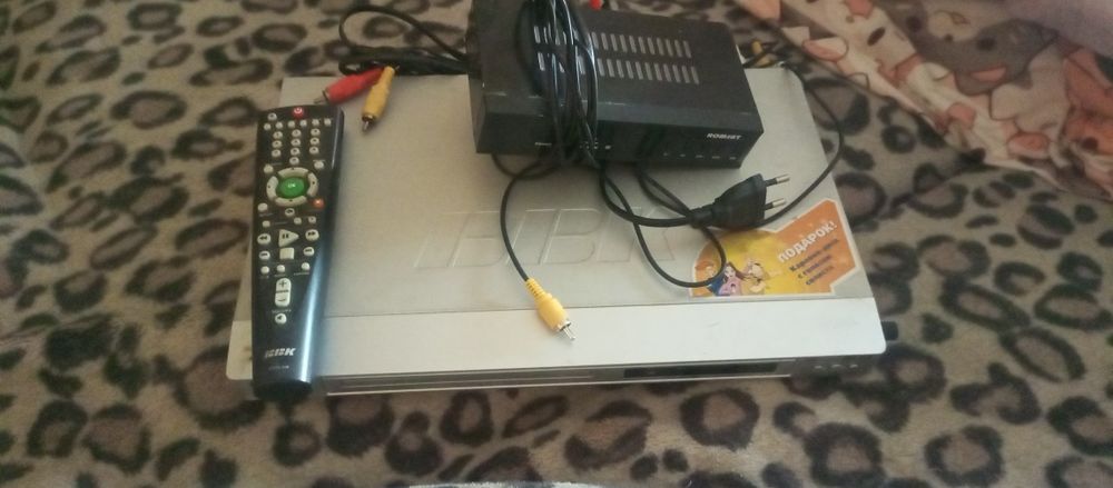 dvd плеєр та Т2 приставка