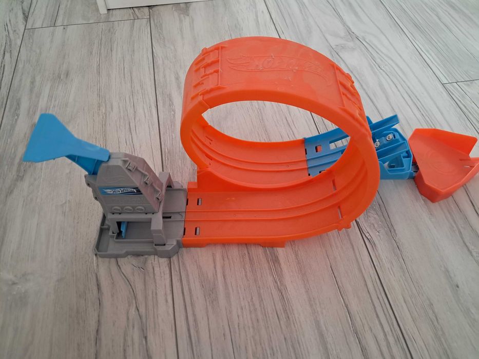Hot Wheels Rywalizacja Mistrzów – Mistrz Pętli