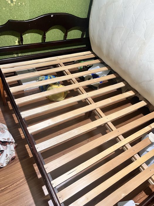 Продам 2х спальне деревяне ліжко