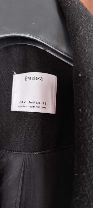 Casaco comprido preto bom estado.