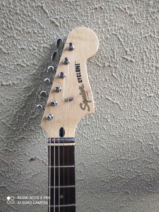 Fender Squier Paranormal Cyclone, Daphne Blue MODELO DESCONTINUADO