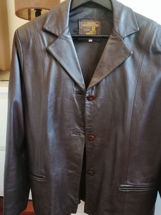 Blazer castanho em pele