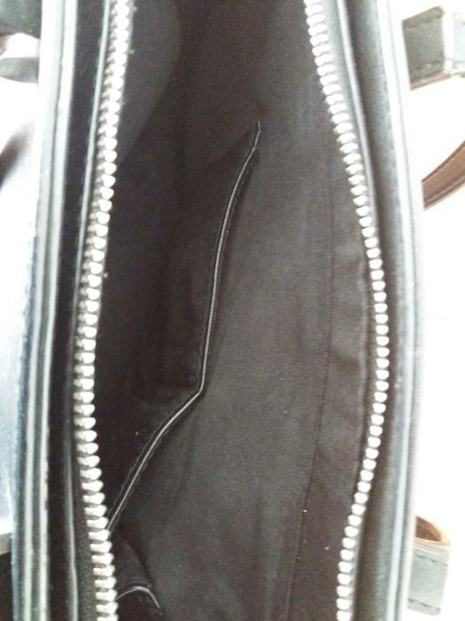 Mala Senhora com alça e bolsa no interior