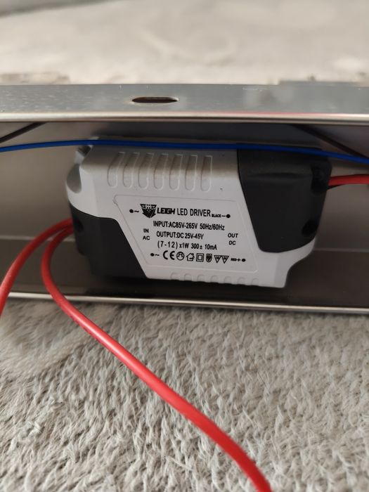 Sprzedam 2 kinkiety łazienkowe led  kryształy