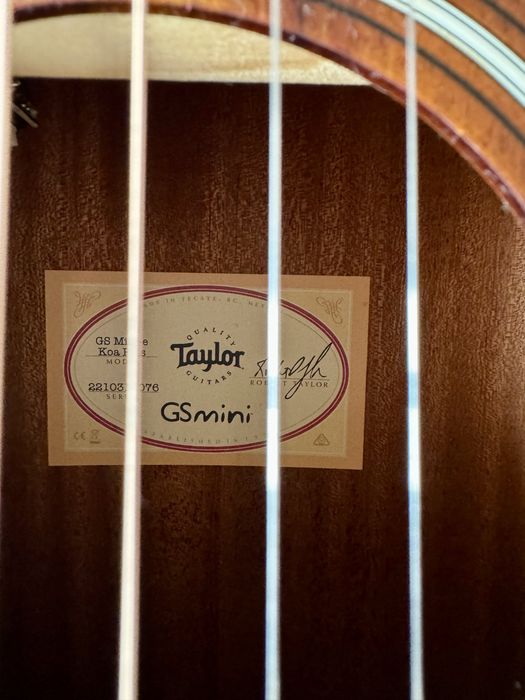 Taylor GSMini-e Koa Plus Guitarra (Quase em perfeitas condições)