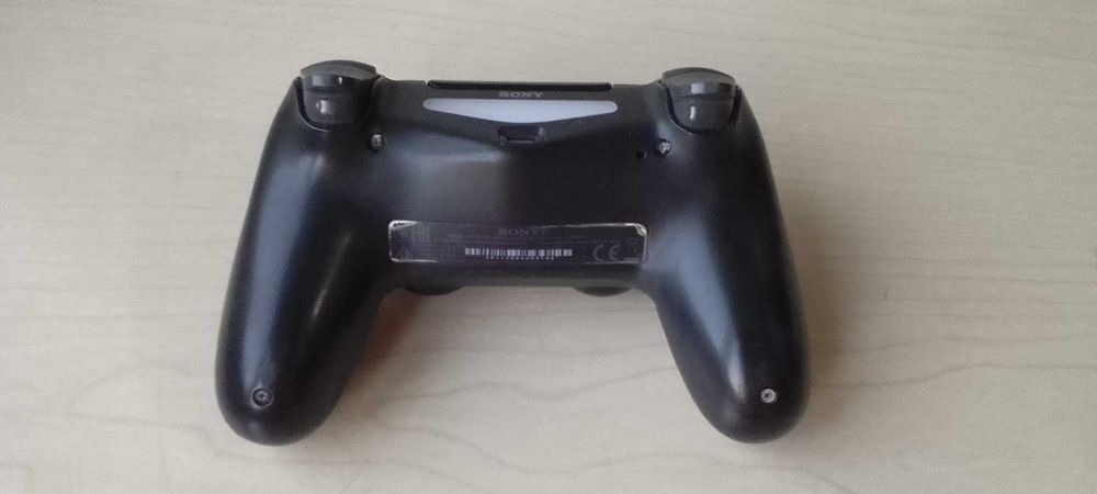 PS4 Slim (Modelo Dez/2019) – Muito estimada + Comando Original (Ler Descrição)