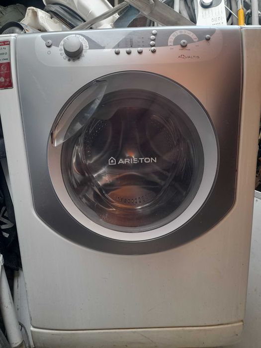 maquina de roupa ariston 7.5 quilos 1000 rpmem bom estado