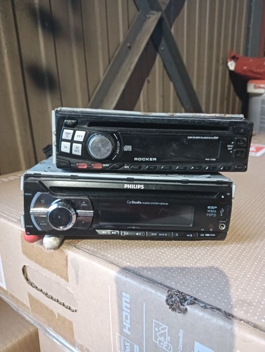 2x radio samochodowe