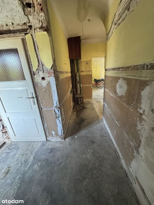 Dom wolnostojący z piwnicą i garażem
