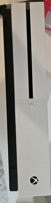 Konsola Xbox One S + Pad od Xbox Series X/S
