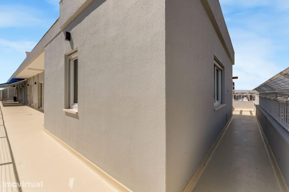 Penthouse T6 com Terraço de 131 m2 e Vista sobre Lisboa | Alvalade