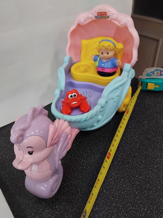 Музык. карета Ариэль Fisher-Price; Замок Русалочки LittlePeople; Petal