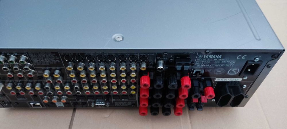 Yamaha RX-V3800 – amplituner 7.1. z pilotem
