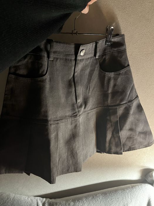 темно-сіра спідничка