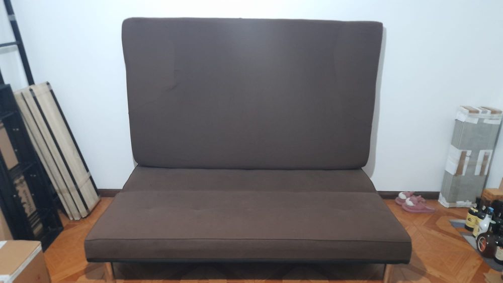 Sofá-cama com colchão