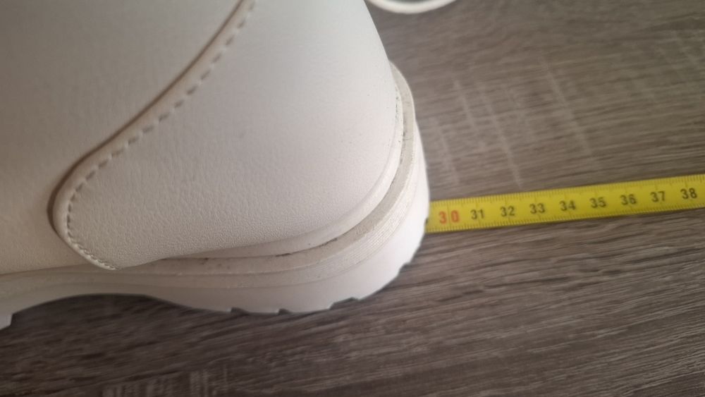 Nowe buty kremowe zimowe rozm 41