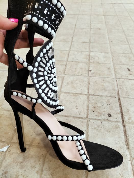 Sandálias novas n37