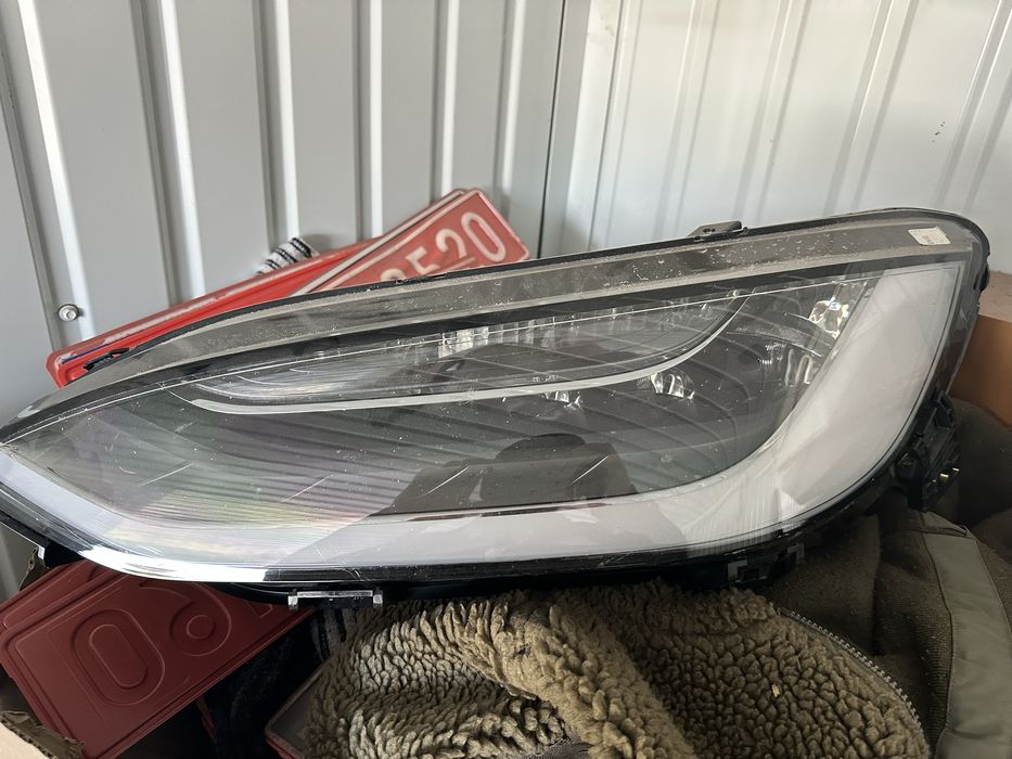 Фара Tesla X левая