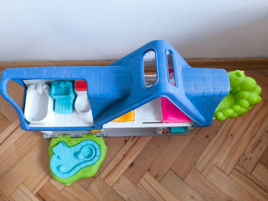 Domek Fisher-Price Little People Wesoły domek