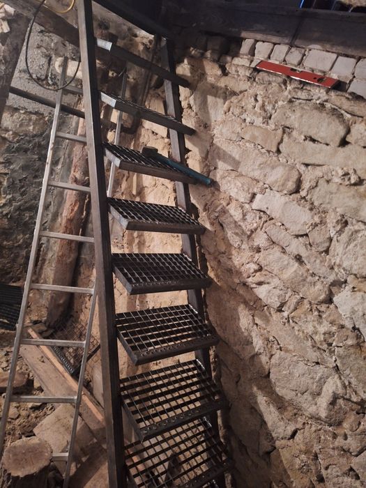 Schody , stopnie , kraty , na budowę  , kratki wema