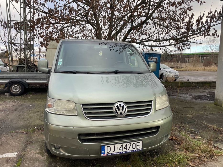 VW MULTIVAN 2,5 7 osobowy (2-2-3)