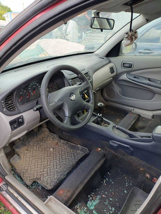 Nissan Almera 2000 год 1,8 бенгзин мотор QG18DE