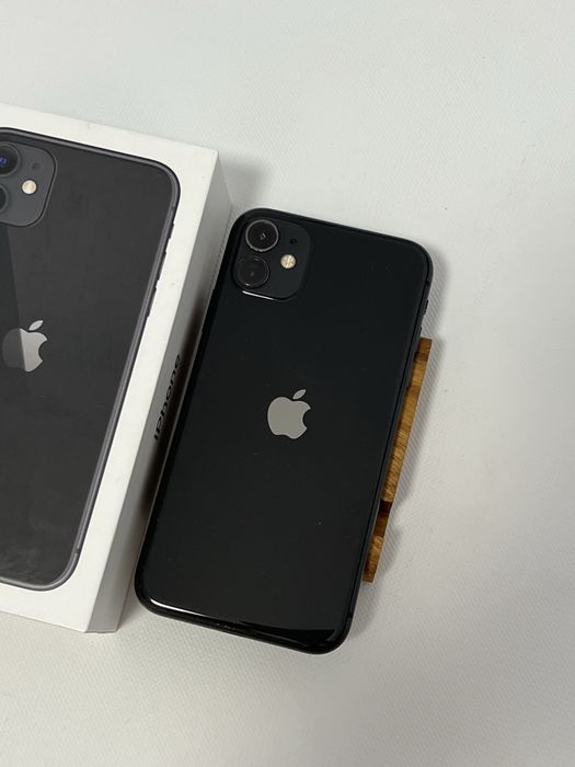 iPhone 11 black 64 GB