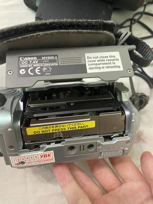 canon MV 800 відеокамера