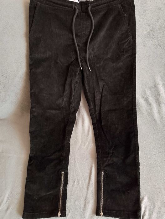 LIVERGY. Grube sztruksy męskie.