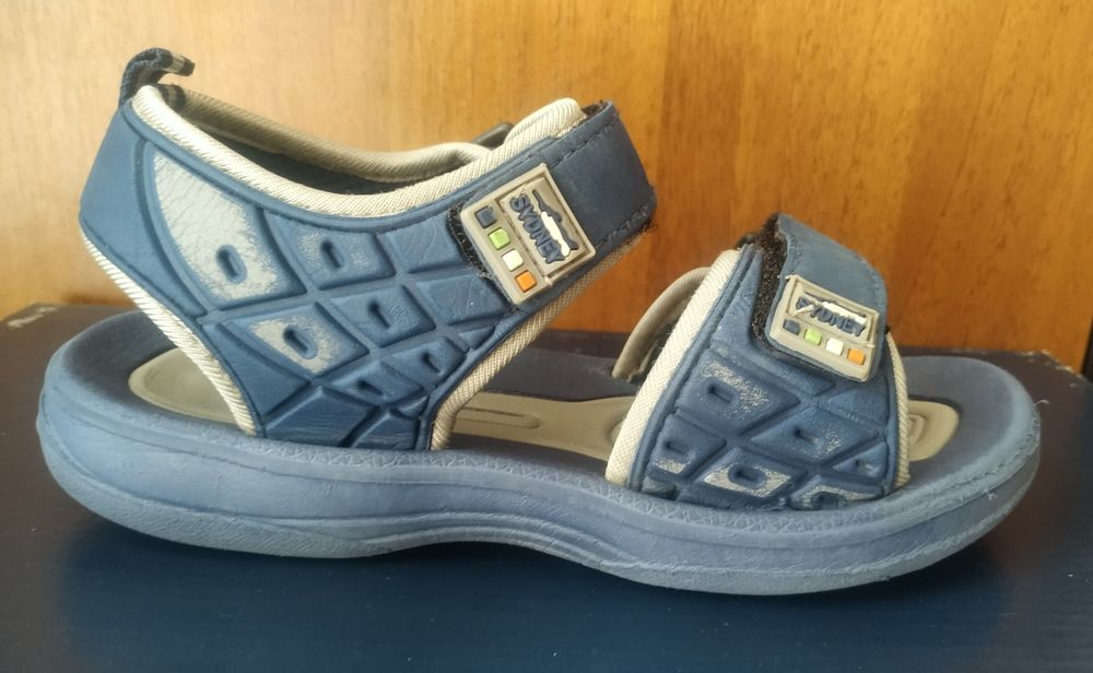 Детские сандалии.