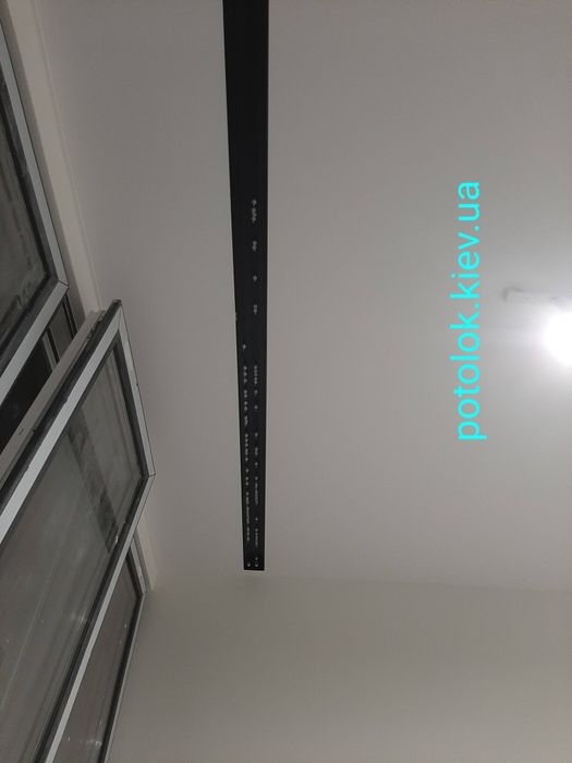 Натяжные потолки Коцюбинское. Ремонт потолка. Слив воды