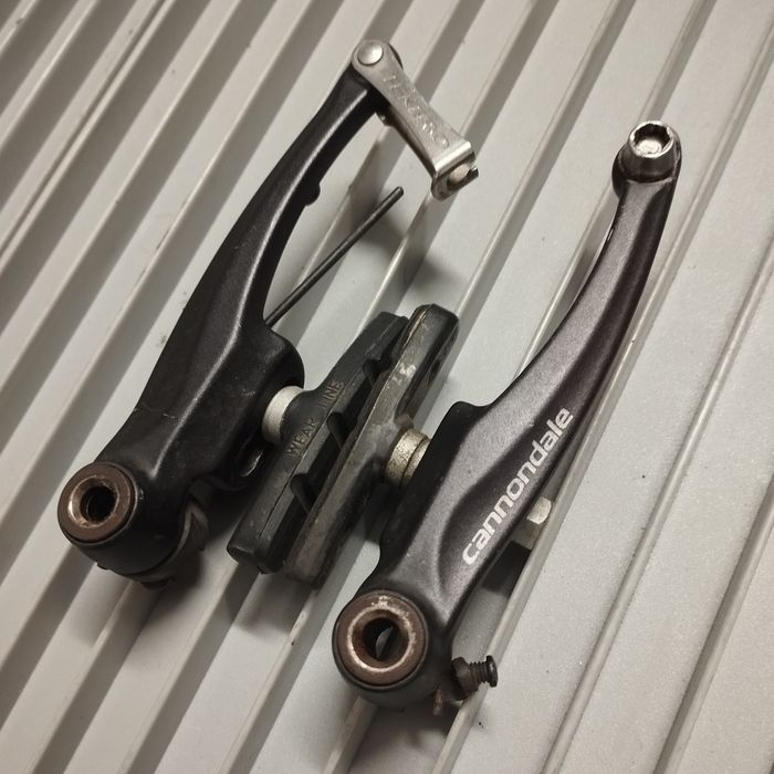 SKOTCH’s Bikes Garage... Peças, pecinhas e um monte de parafusos!!!