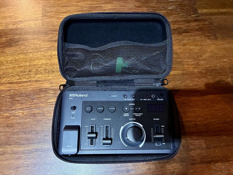 Roland AIRA Compact E-4 Voice Tweaker Etui i Kable