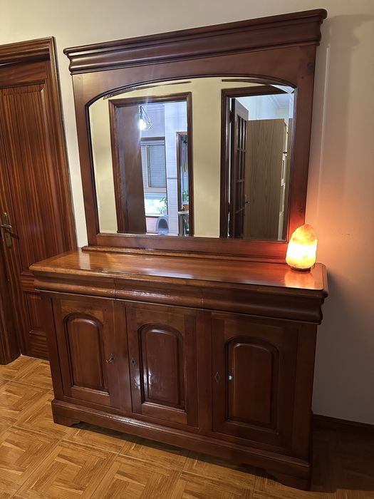 Aparador com Espelho
