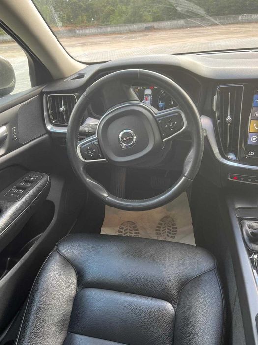 VOLVO V60 2.0 D3 Momentum