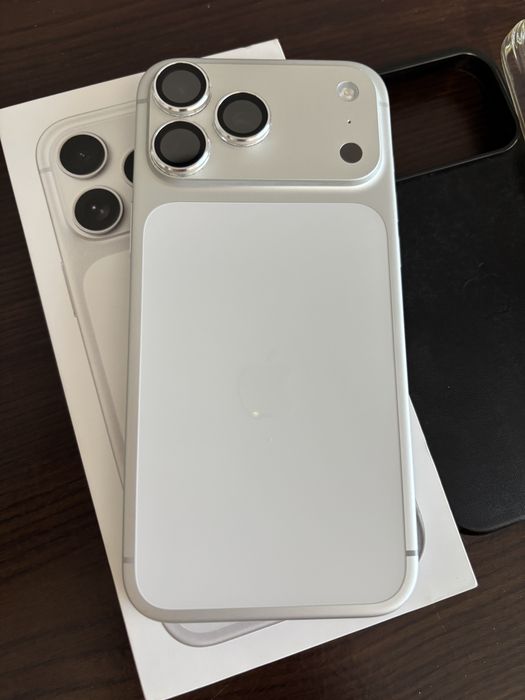 iPhone 17 pro max 256gb Silver e-sim