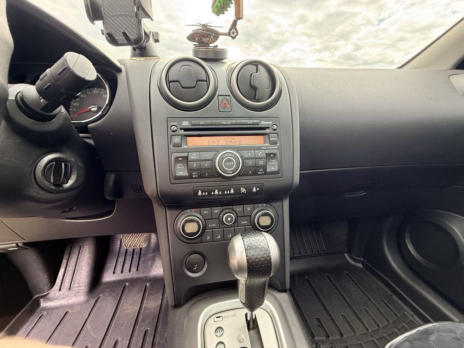 Nissan Qachqai +2, 2008.