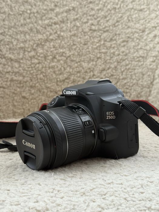 Canon EOS 250D + 18-55mm, стан ідеал, комплект, торг