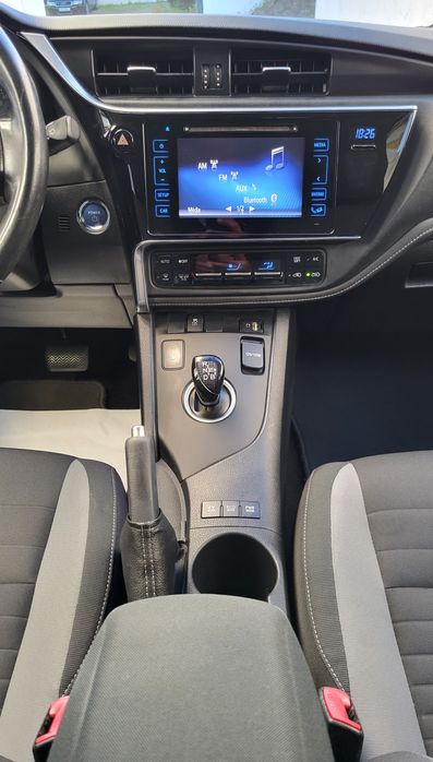 Toyota Auris Touring Sports 1.8 HSD Confort